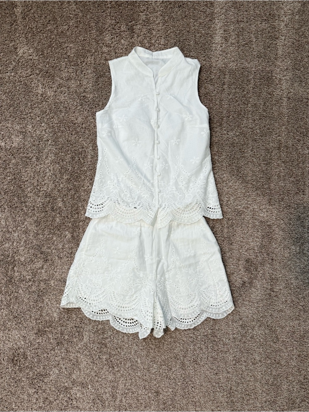 Sleeveless White Eyelet Lace Top and Shorts Set - Women's Two-Piece